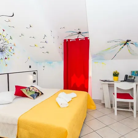 Guest house Mima's 4*